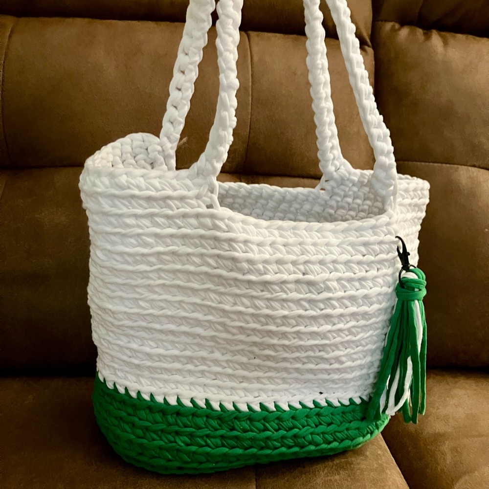 Handcrafted Tassel Tote Bag - Picture 4 of 8